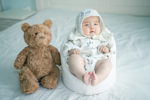 舟山宝宝吃不饱母乳的症状